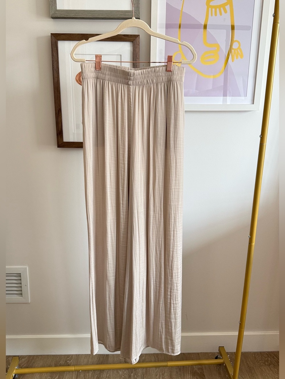 Zara • cream light tan parachute pants • M